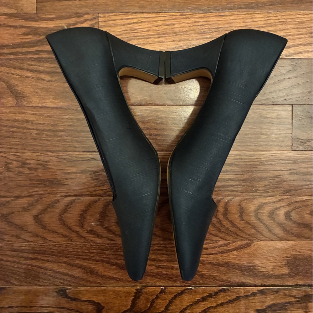 NIB Soft Flexible Navy Pumps 2.5" Heel Size 10 - Picture 6 of 14